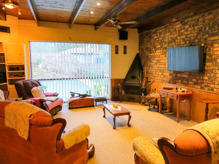 4 Bedroom Property for Sale in Heuwelsig Free State